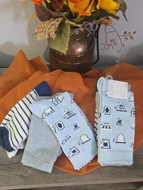 2 Pks (6 Pair) a new day Light Blue Knit Socks with Navy Detail